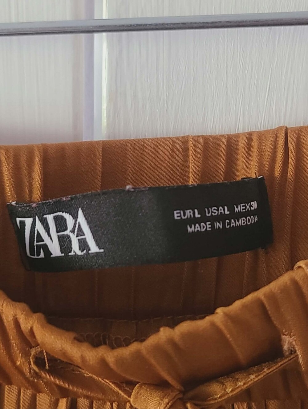 Zara Rust Satin Pleated Tassel Shorts Size L Boho Festival Resort - Picture 6 of 7